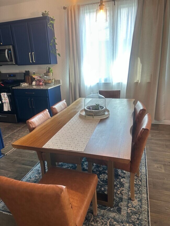 Building Photo - 410 Inks Ln