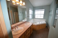 Building Photo - 107 Bobwhite Way