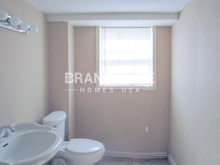 Building Photo - 4060 W Stubbs Rd