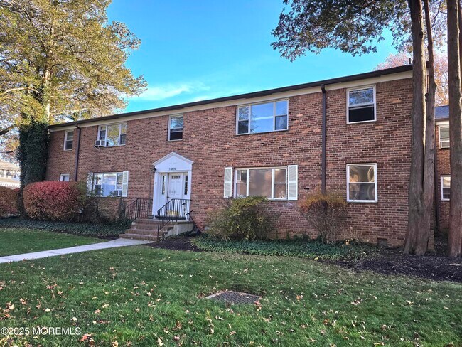 Building Photo - 142 South St