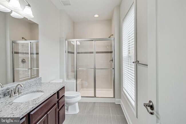 Building Photo - 605 Fair Winds Way