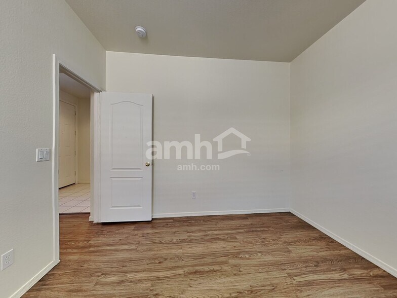 Building Photo - 12363 W Jackson St