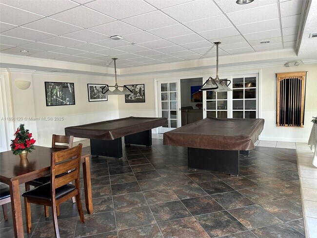 Building Photo - 151 NE 16th Ave