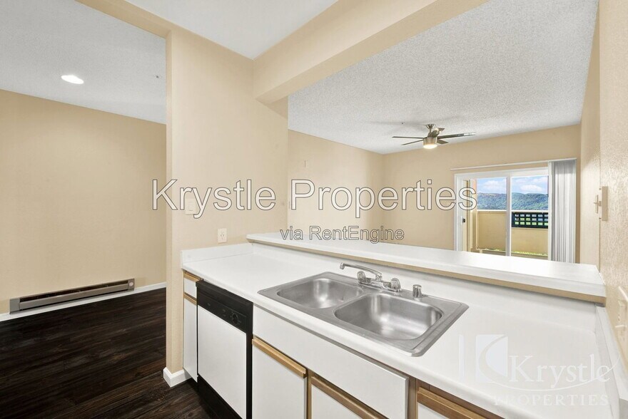 Building Photo - 1201 Glen Cove Pkwy