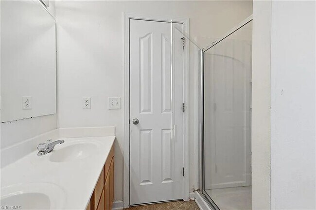 Building Photo - Earn Wealth While Leasing - Like a Homeowner - Lease to Own