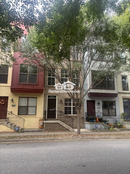 Primary Photo - 5722 45th Ave