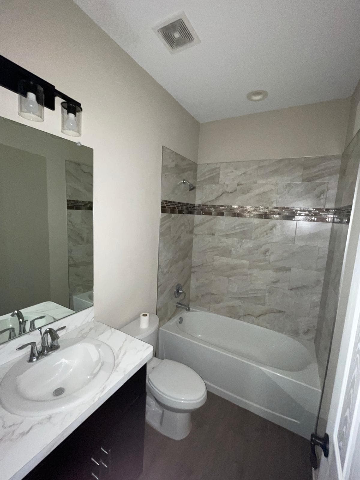 Building Photo - 6270 W Oak Park Blvd