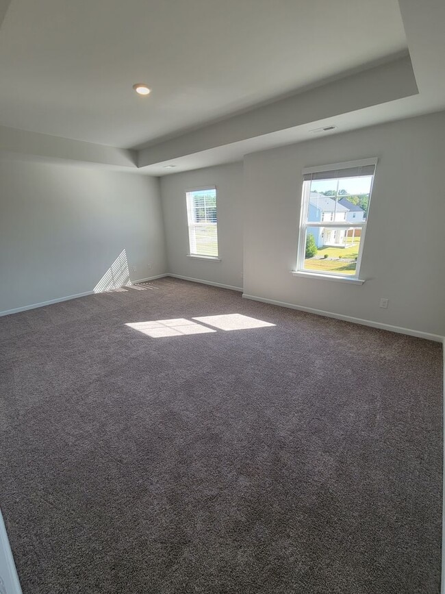 Building Photo - Gorgeous Newer Construction In Sneads Ferry!!