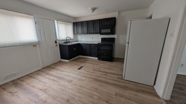 Building Photo - Cozy 3 Bed 1 Bath Harrisburg Home - Available Now!