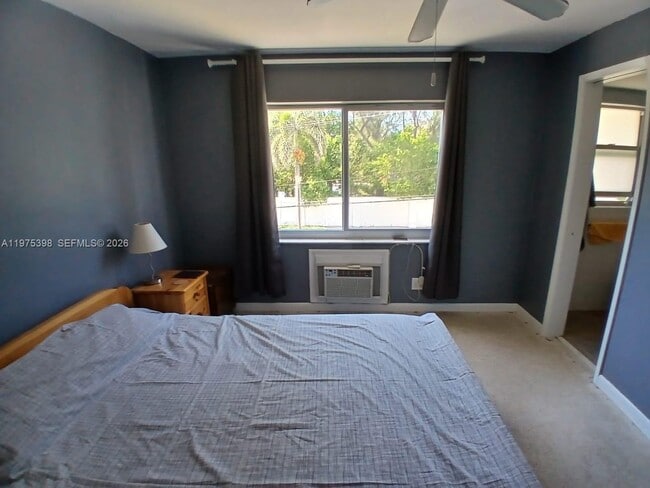 Building Photo - 901 N Birch Rd