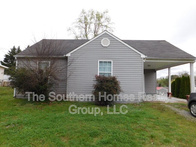 Primary Photo - 1020 Moore St