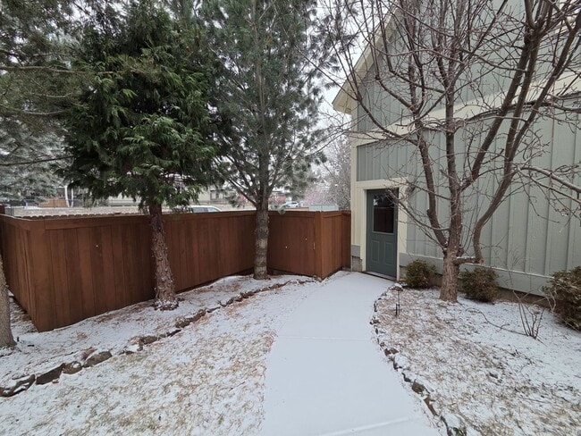 Building Photo - s2980