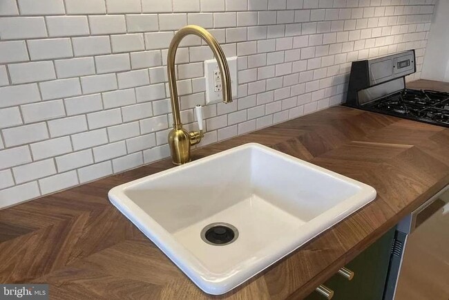 Building Photo - 2107 Green St