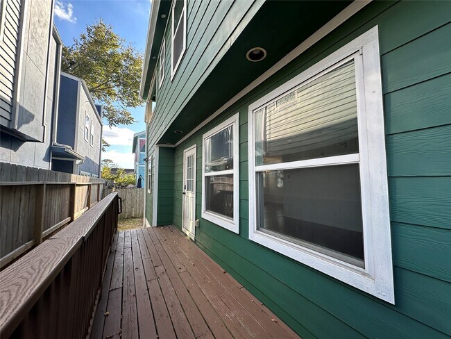 Building Photo - 4322 Chapman St