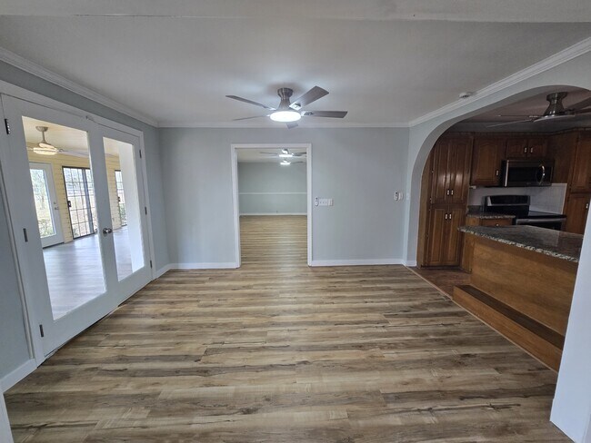 Building Photo - 1307 Point Peter Rd