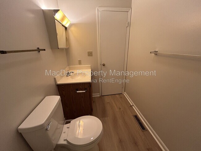 Building Photo - 16134 Clarence Ct