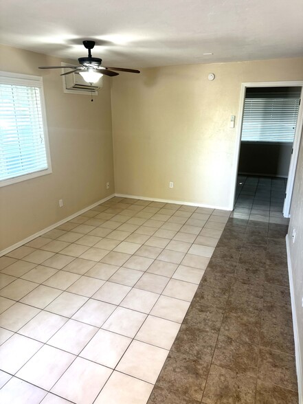 Family Room - 198 N Santa Rita Ave