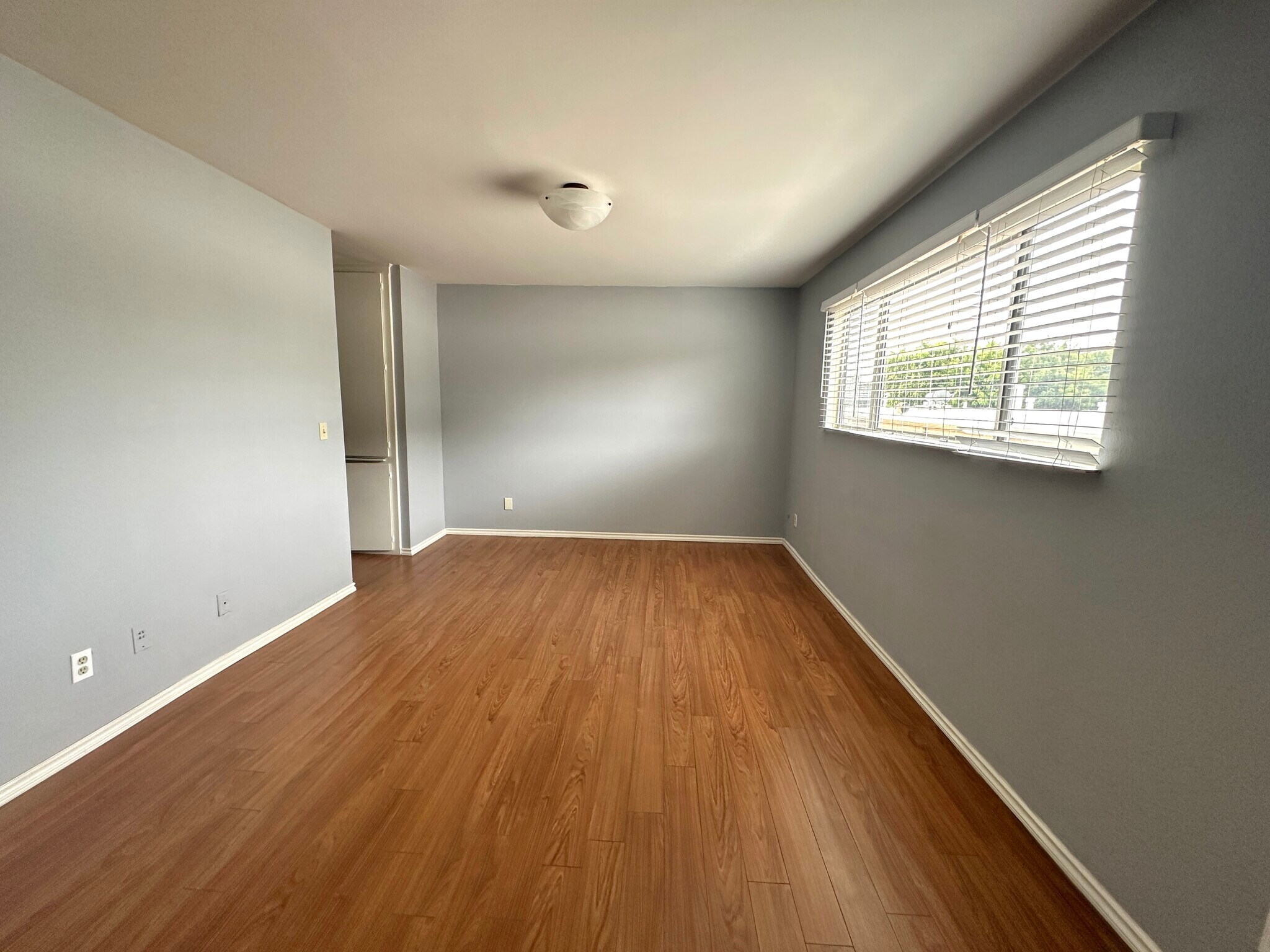 Building Photo - 700 Westmount Dr