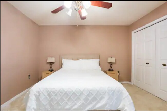 Building Photo - 2104 Heritage Crest Dr