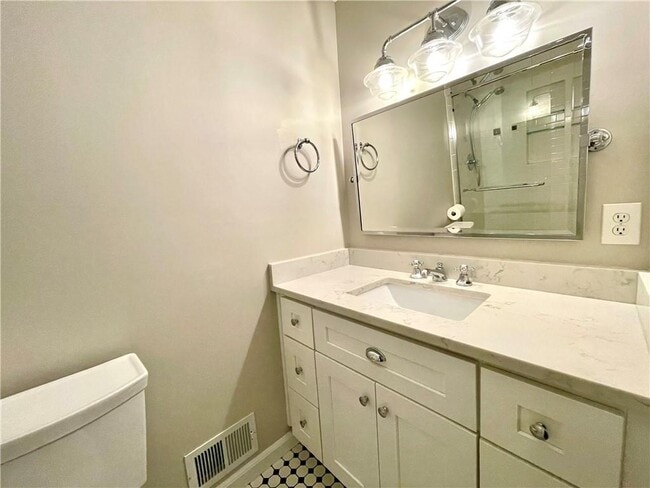 Building Photo - 245 Willow Springs Dr