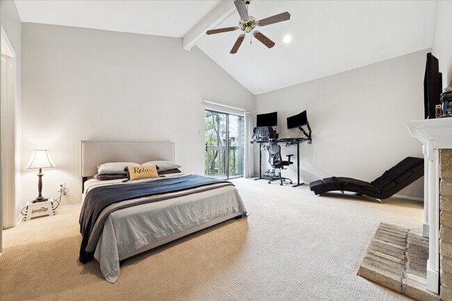 Building Photo - 11711 Memorial Dr