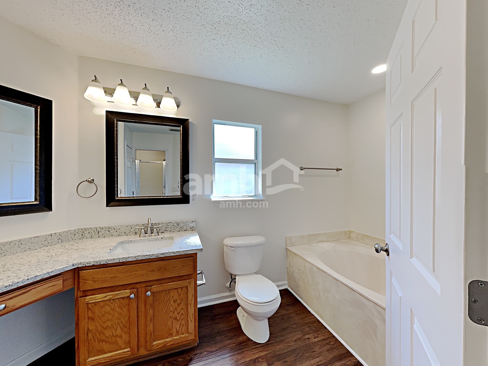 Building Photo - 14024 Fish Eagle Dr E