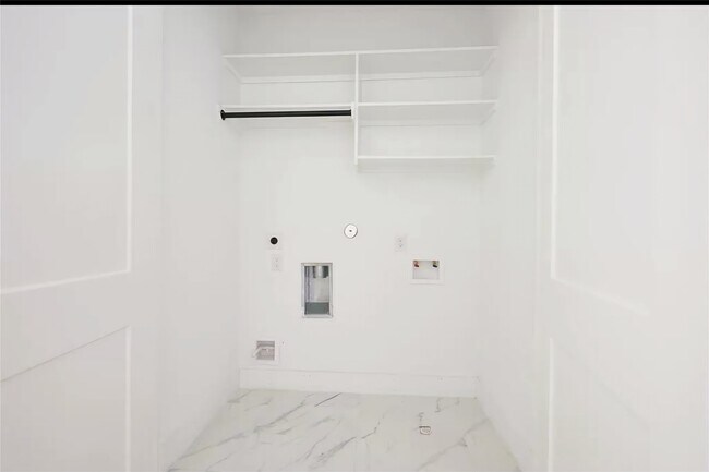 Building Photo - 2724 Rosalie St