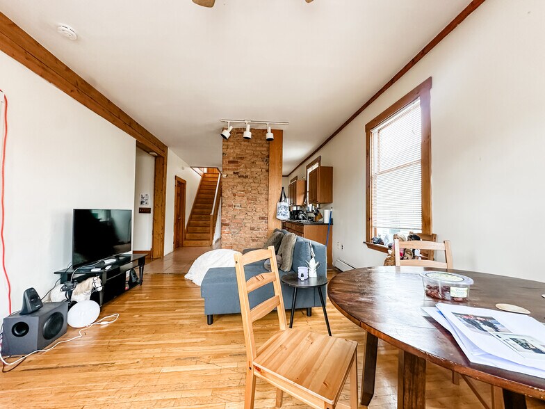 Building Photo - 3 Sachem St