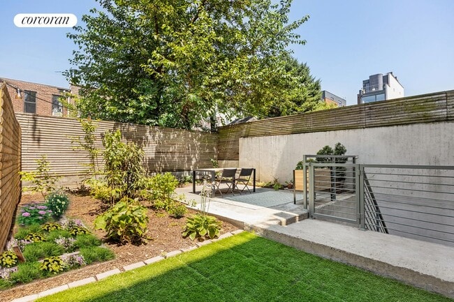 Building Photo - 227 34th St