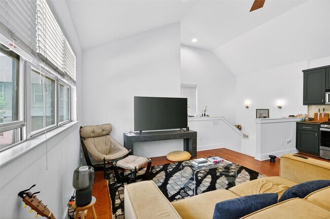 Building Photo - 1312 Woodland Ave