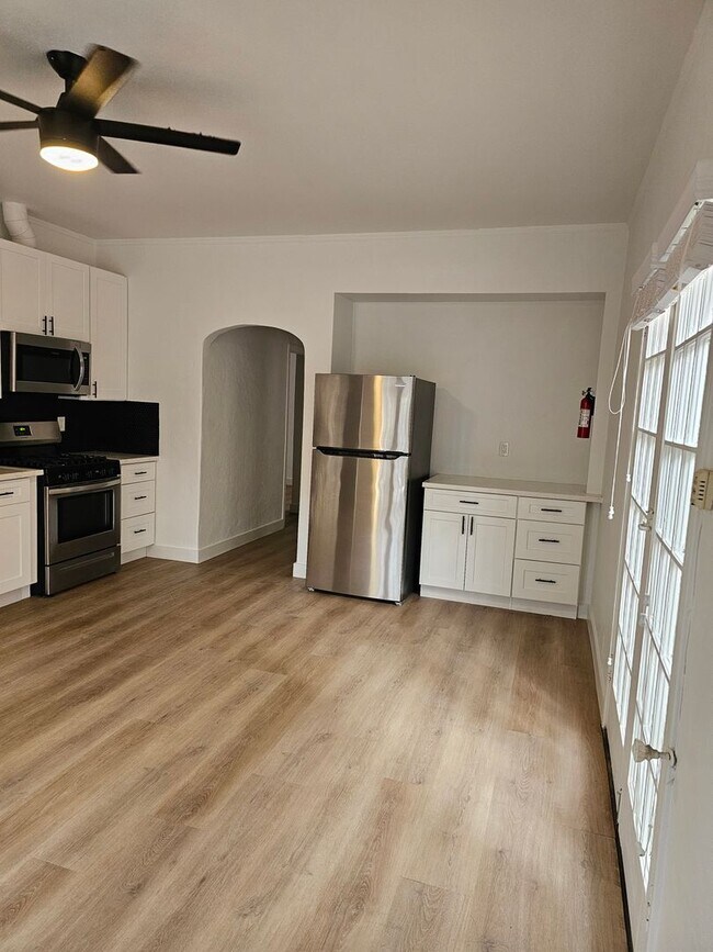 Interior Photo - 6439 Orange Street
