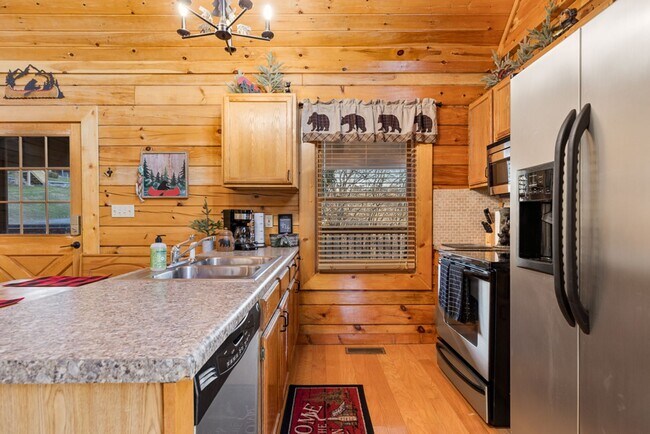 Building Photo - 1810 Trout Way