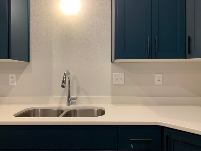 Building Photo - Valley View Townhomes