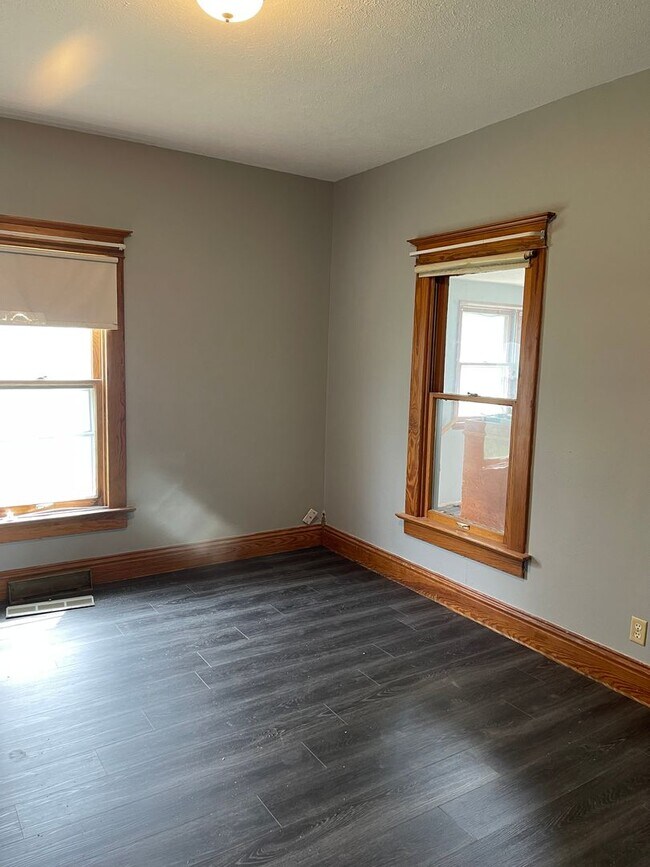 Building Photo - 2 Bedroom, 1 Bathroom Home located in Stanton, NE! More pictures to come! Casa de 2 dormitorios y...