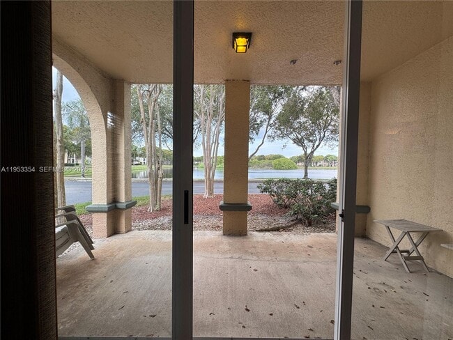 Building Photo - 2557 Centergate Dr