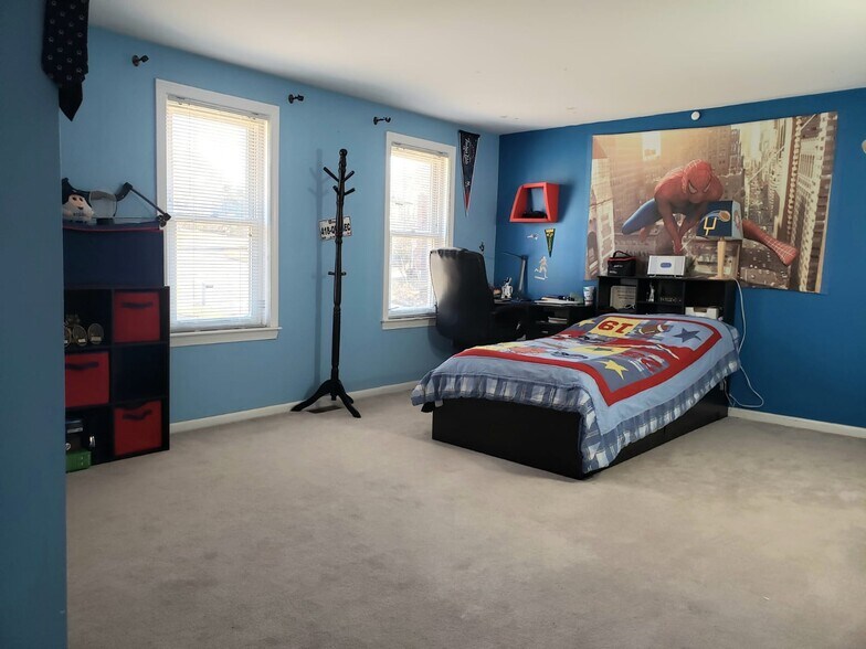 Building Photo - 51 Macdonald Dr