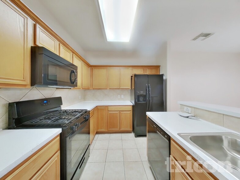 Building Photo - 2906 Crescent Bend Rd