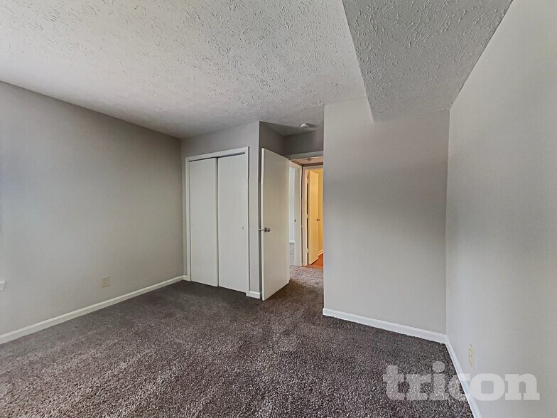 Building Photo - 572 San Ricardo Dr