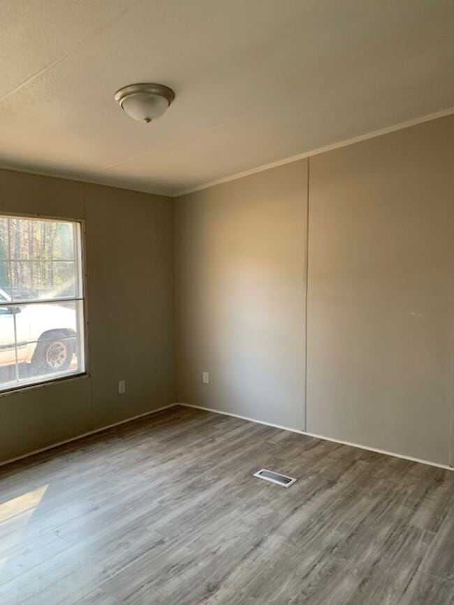 Building Photo - single family home