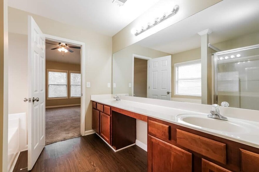 Building Photo - 2506 Gristhaven Ln