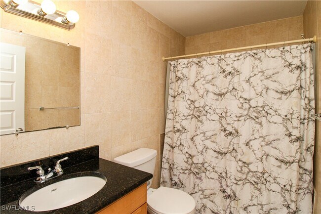 Building Photo - 615 108th Ave N