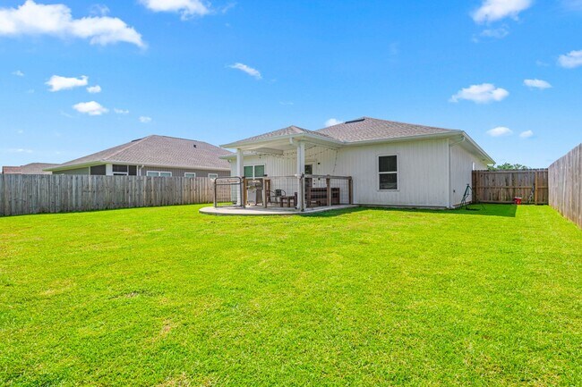 Building Photo - 6686 Sun Tree Cir