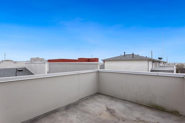 Building Photo - 348 Eado Park Cir
