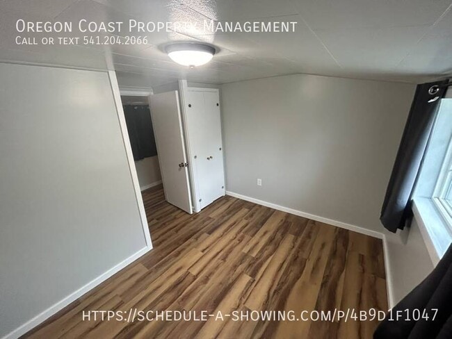 Building Photo - 1410 4th St