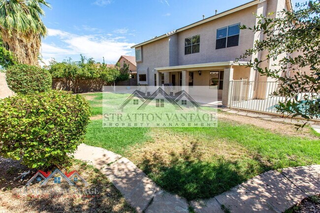 Building Photo - 960 E Constitution Dr