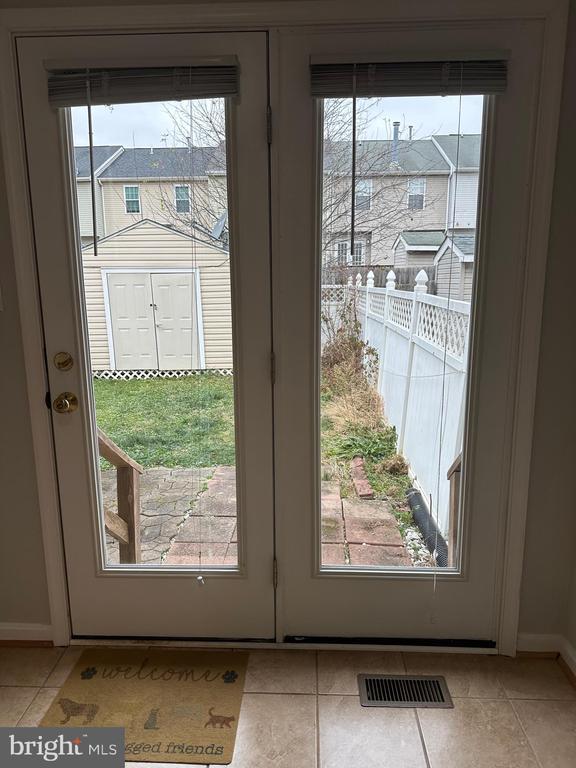 Building Photo - 104 Peridot Pl