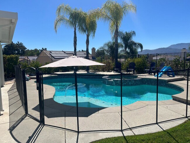 Building Photo - Pool Home - 4 bedroom - Paseo Del Sol