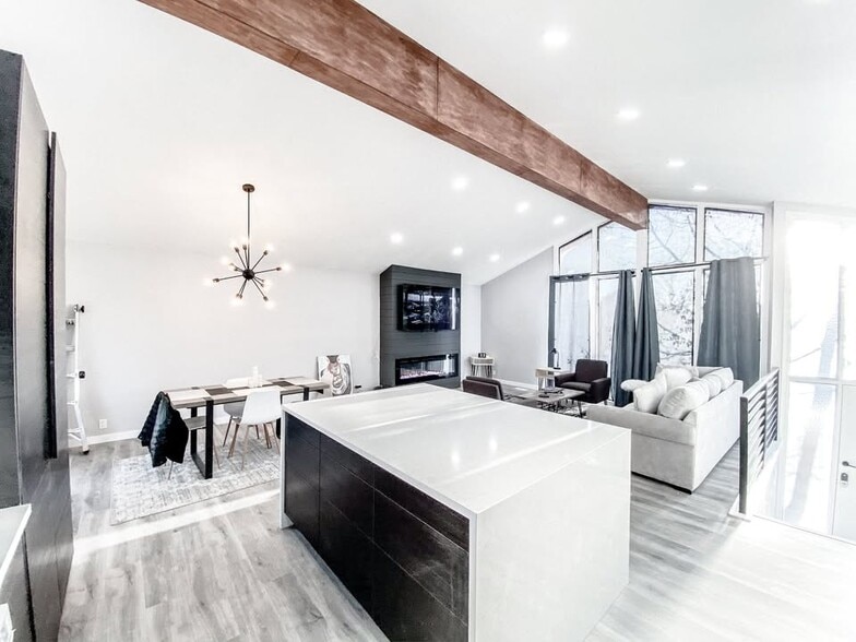 Building Photo - 9483 S Buttonwood Dr