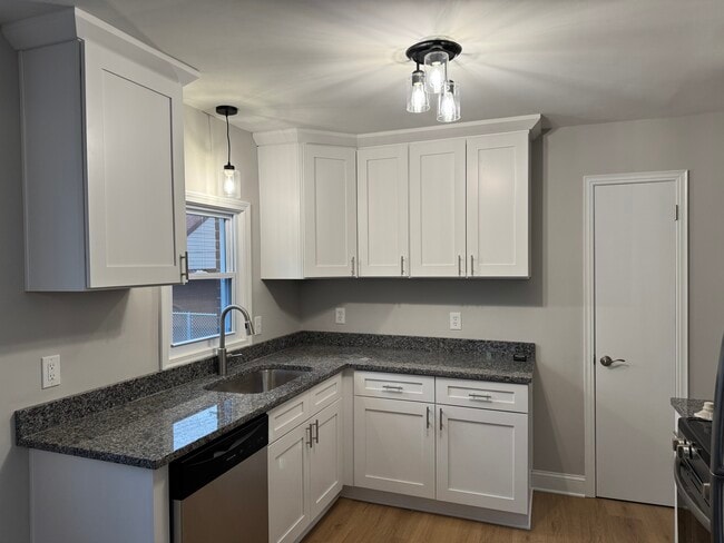 Building Photo - 18702 Arrowhead Ave