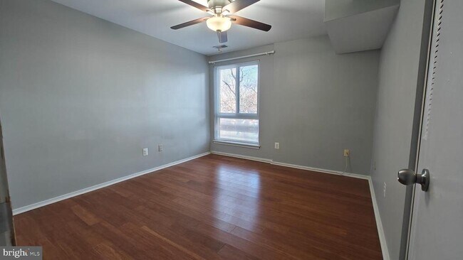 Building Photo - 561 Florida Ave